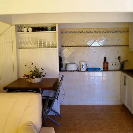 - 1 Bedroom With Pool And Sea Views Young People Group Not Allowed - 07517